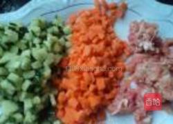 鸡肉蛋炒饭的做法图解1
