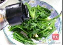 黑豆黑芝麻小鱼干凉拌菠菜的做法图解3