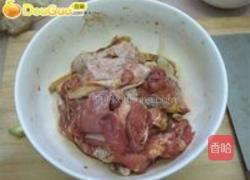 土豆红烧鸡的做法图解1