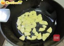 土豆红烧鸡的做法图解2