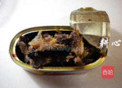 豉汁鲮鱼炒豆角的做法图解2