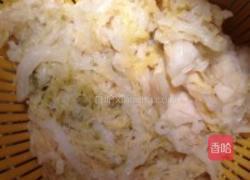 酸菜肥牛汤菜的做法图解2