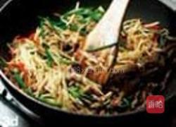 韭菜花竹笋炒肉丝的做法图解3
