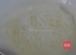 酸汤肥牛卷的做法图解1