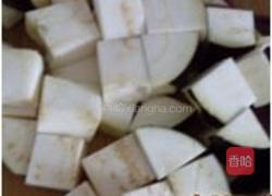 豆豉鲮鱼烧茄子的做法图解1
