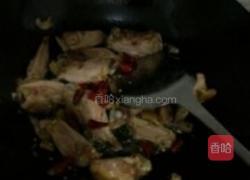珍鲜菌鸡煲的做法图解3