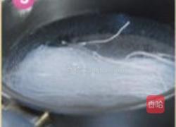 香辣酸汤茶香金针肥牛的做法图解3