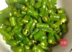 青椒鸭肠的做法图解1