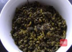 银鳕鱼蒸咸菜的做法图解3