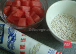 西瓜炼乳西米露的做法图解1
