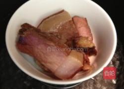 土豆青豆香菇腊肉焖饭的做法图解3