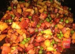 土豆青豆香菇腊肉焖饭的做法图解7