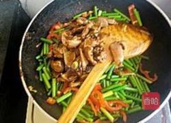 蒜薹炒鸭肫的做法图解8
