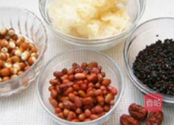 雪耳红豆紫米粥的做法图解1