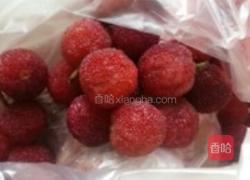 桃胶银耳戏杨梅的做法图解3