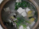 芫茜鱼头豆腐汤