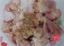 香菇滑鸡的做法图解1