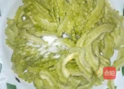 苦瓜肉丝的做法图解1