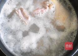 黄花菜炖菜鸭的做法图解2