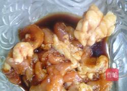 青椒炒肉的做法图解1