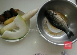 秋三宝煲鲫鱼汤的做法图解1