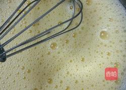 牛奶炖鸡蛋的做法图解2