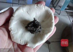 酥脆芝麻黄金球的做法图解3
