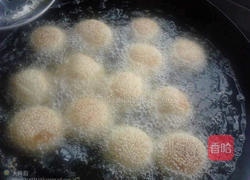酥脆芝麻黄金球的做法图解7
