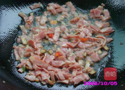 花色炒饭的做法图解2