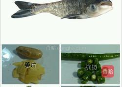 湘潭水煮活鱼的做法图解1