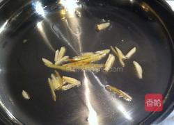 鲮鱼炒豆芽的做法图解6