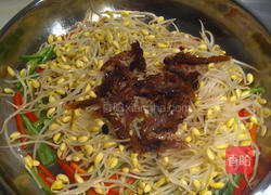 鲮鱼炒豆芽的做法图解8