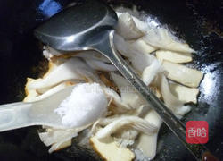 香干炒平菇的做法图解7