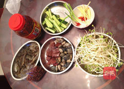 水煮三鲜的做法图解1