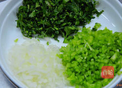 之豆豉鲮鱼炒豆渣的做法图解2