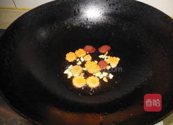 秋葵炒香肠的做法图解8