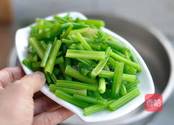 肉丝芹菜的做法图解7