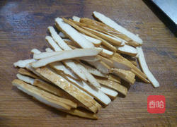 里脊肉香干炒双椒的做法图解3