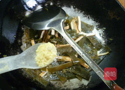 咸菜香干炒海带的做法图解8