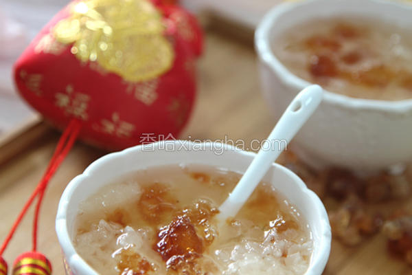 桃胶银耳羹