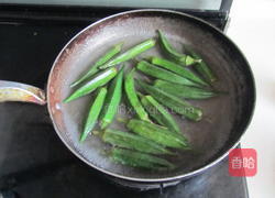 肉丝炒黄秋葵的做法图解3