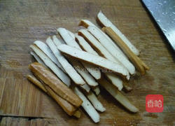 榨菜炒香干的做法图解2