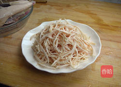 怪味鸡丝的做法图解1