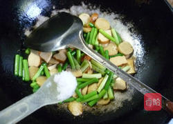 香干蒜薹炒鱼丸的做法图解11