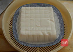蟹粉豆腐的做法图解1