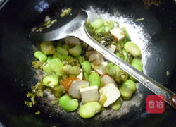 雪菜香干炒蚕豆的做法图解12