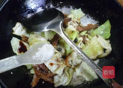 豆豉鲮鱼炒包心菜的做法图解7