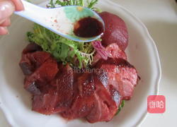 烟熏鸭脯肉红酒梨的做法图解12