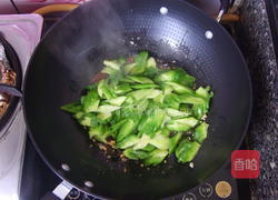豆豉鲮鱼炒苦瓜的做法图解8