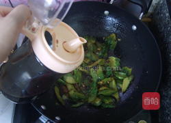 豆豉鲮鱼炒苦瓜的做法图解10
